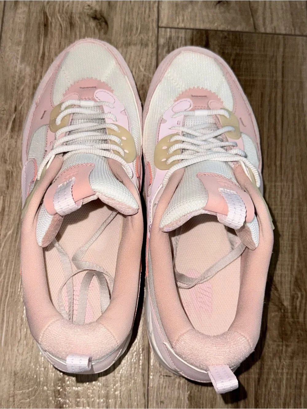 Nike Air Max 90 Futura in Blush Pink 💗